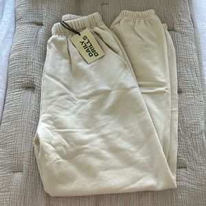 Daily drills unisex joggers in sand XS/S